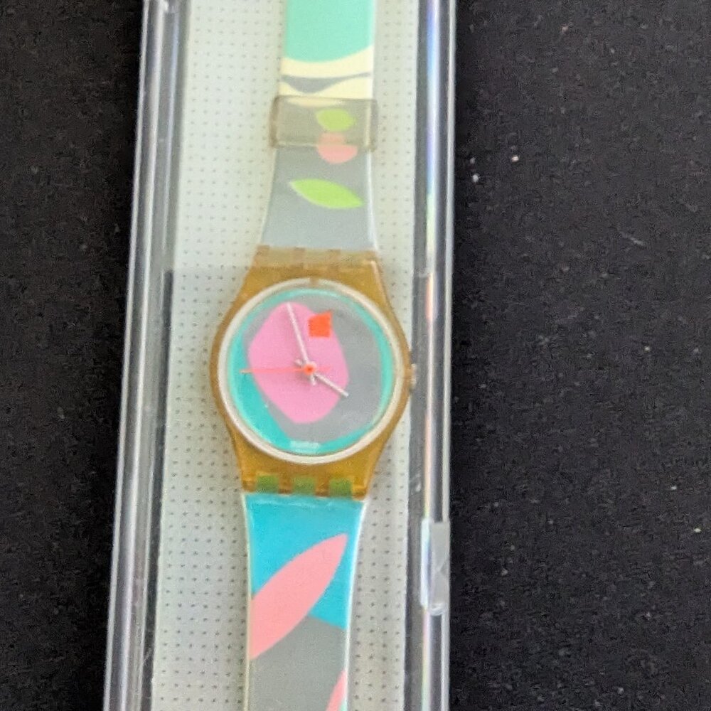 Vintage 80s Swatch Ladies Retro Watch With Case And Warranty Card